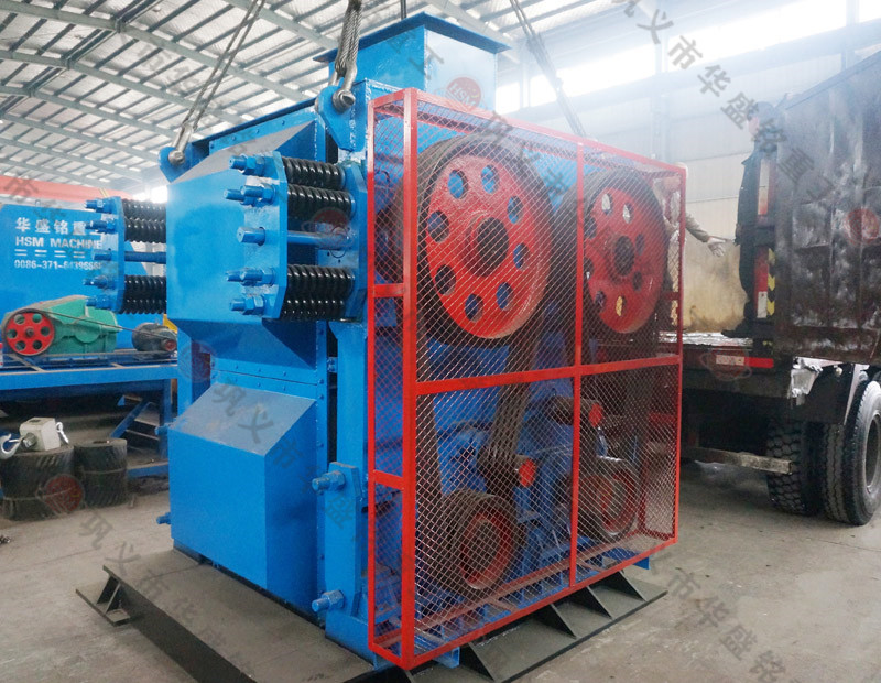 长石 四辊破碎机试机现场 OD官方网页版重工